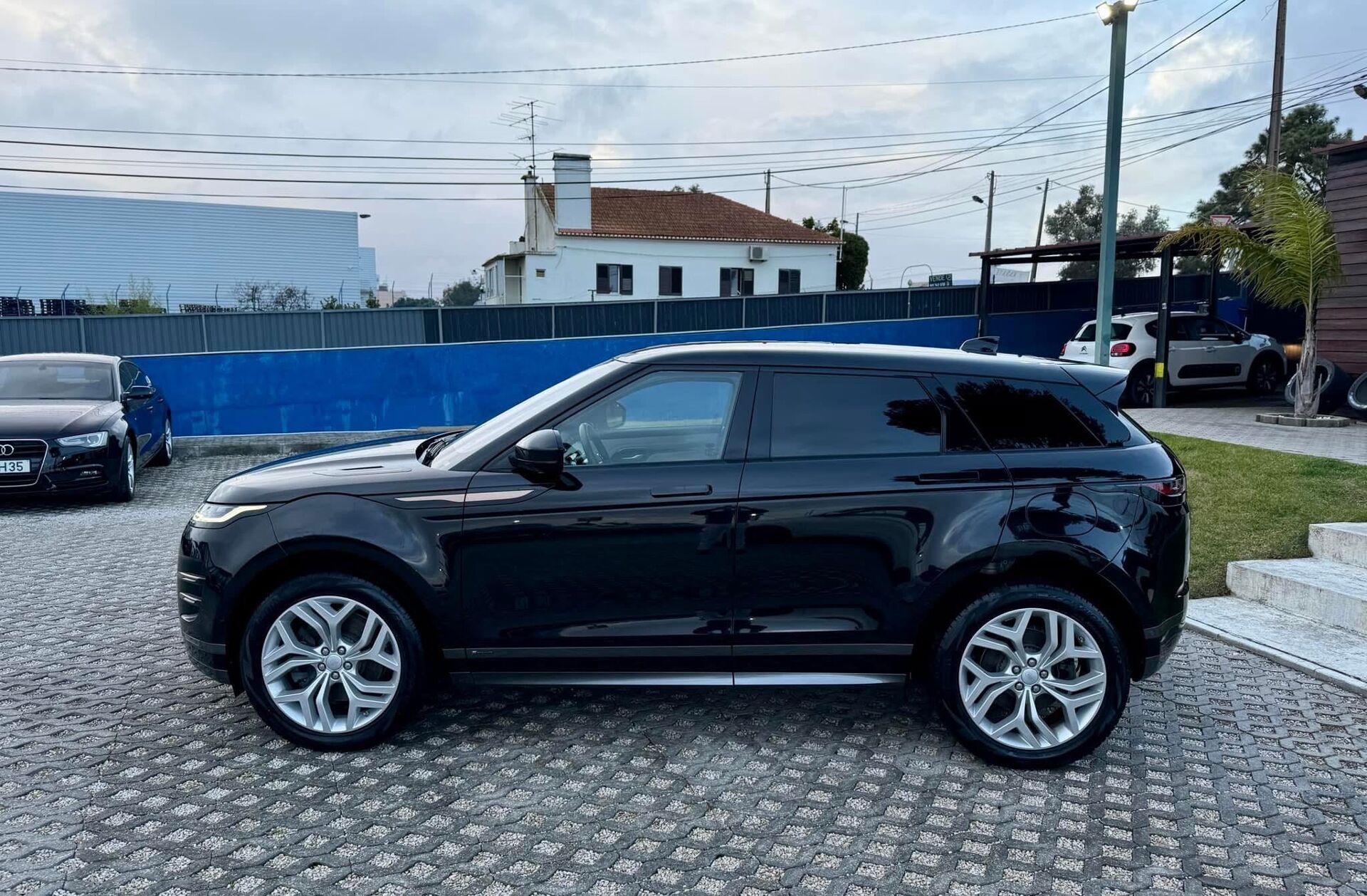 LAND ROVER Range Rover Evoque 1.5 P300e AWD Auto