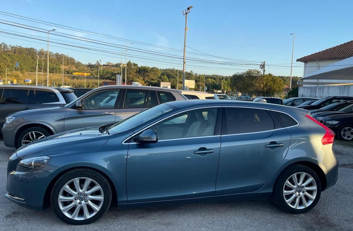 VOLVO V40 1.6 D2 Summum