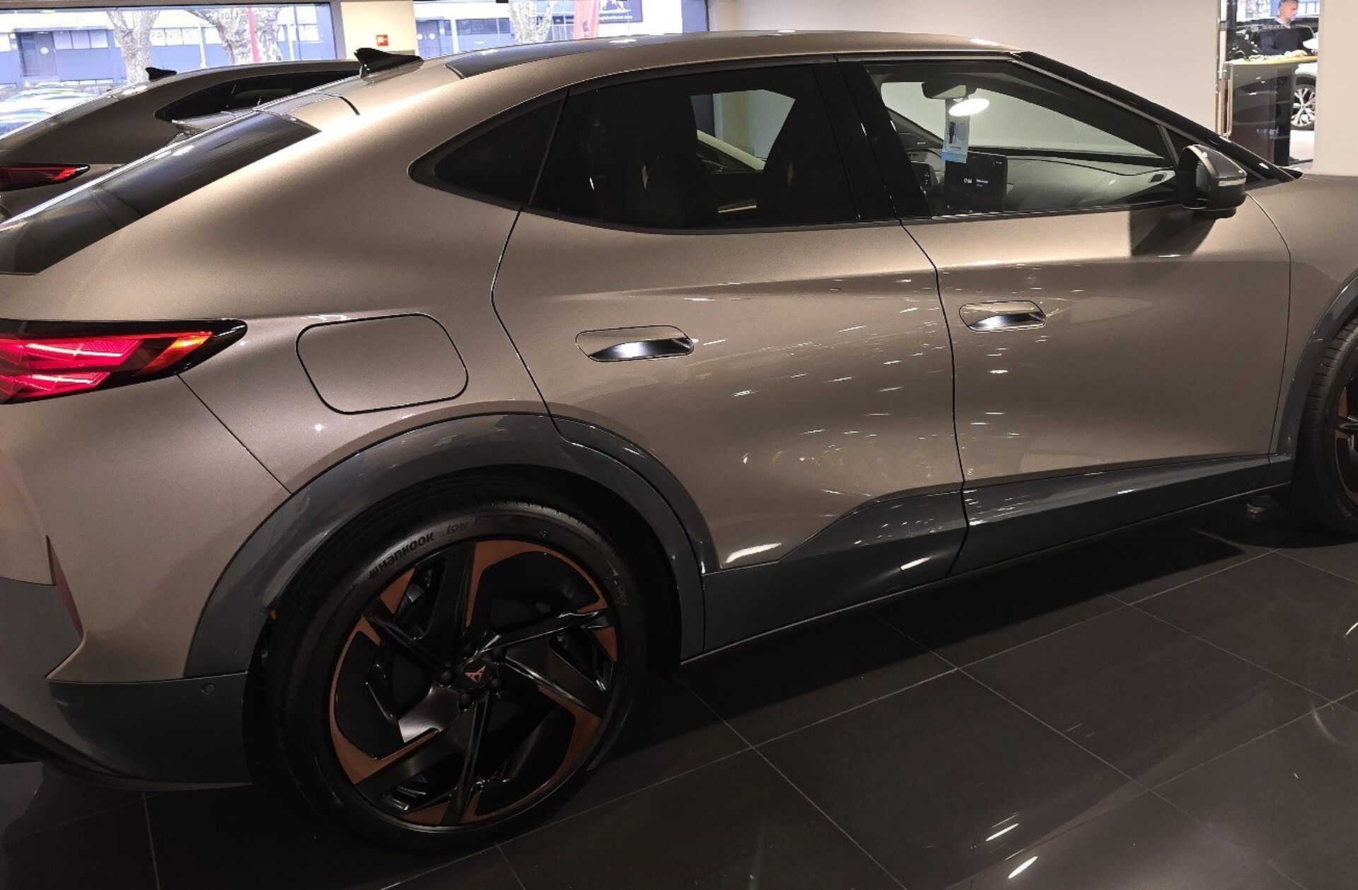 CUPRA Tavascan 77 kWh VZ