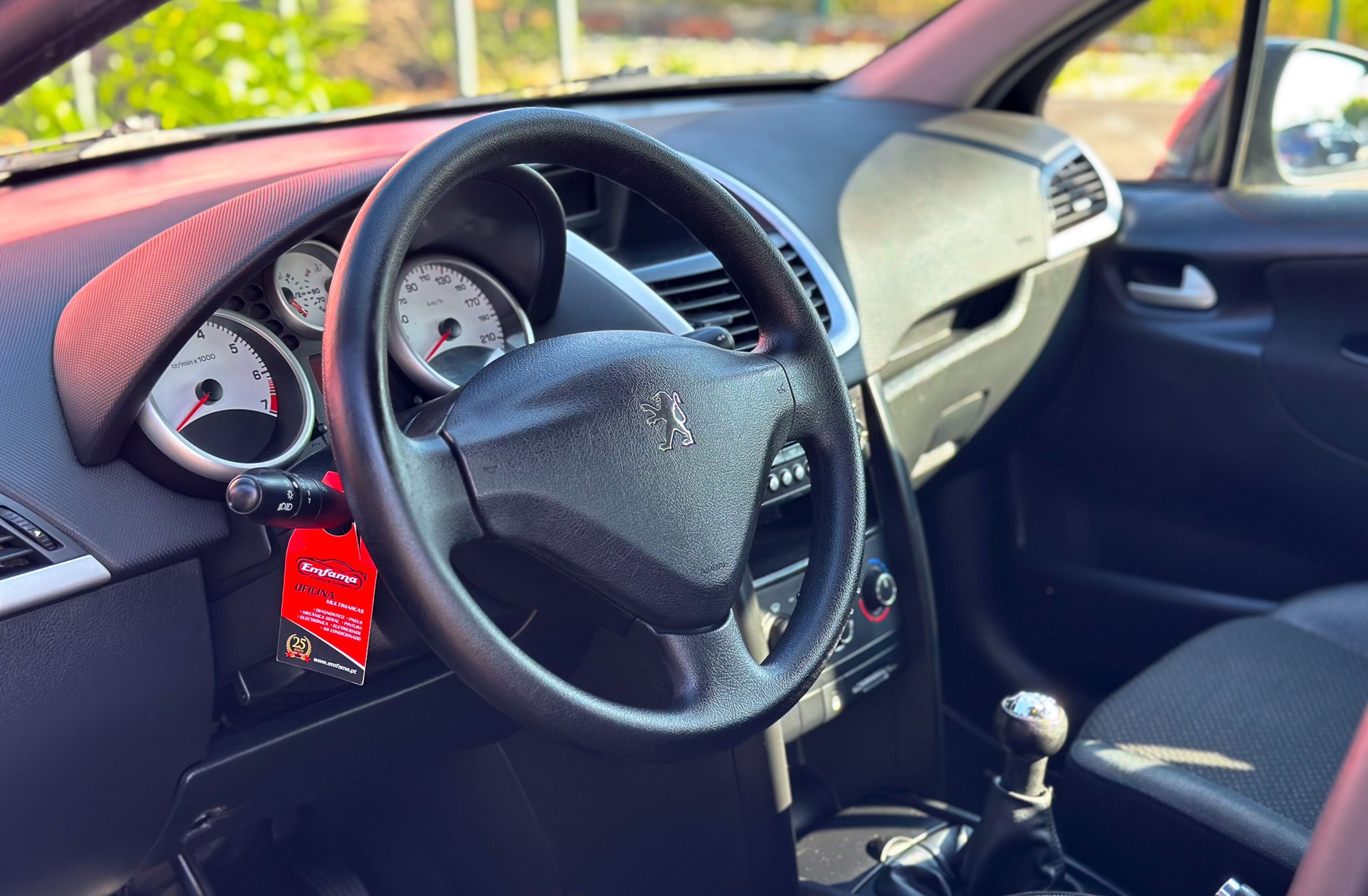 PEUGEOT 207 1.4 16V Active