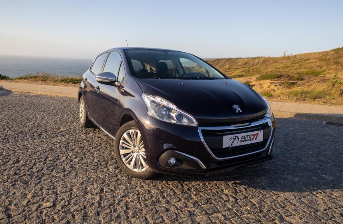PEUGEOT 208 1.2 PureTech Allure