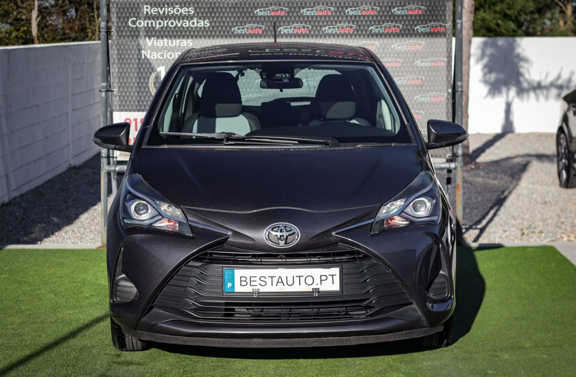 TOYOTA Yaris 1.0 VVT-i Exclusive