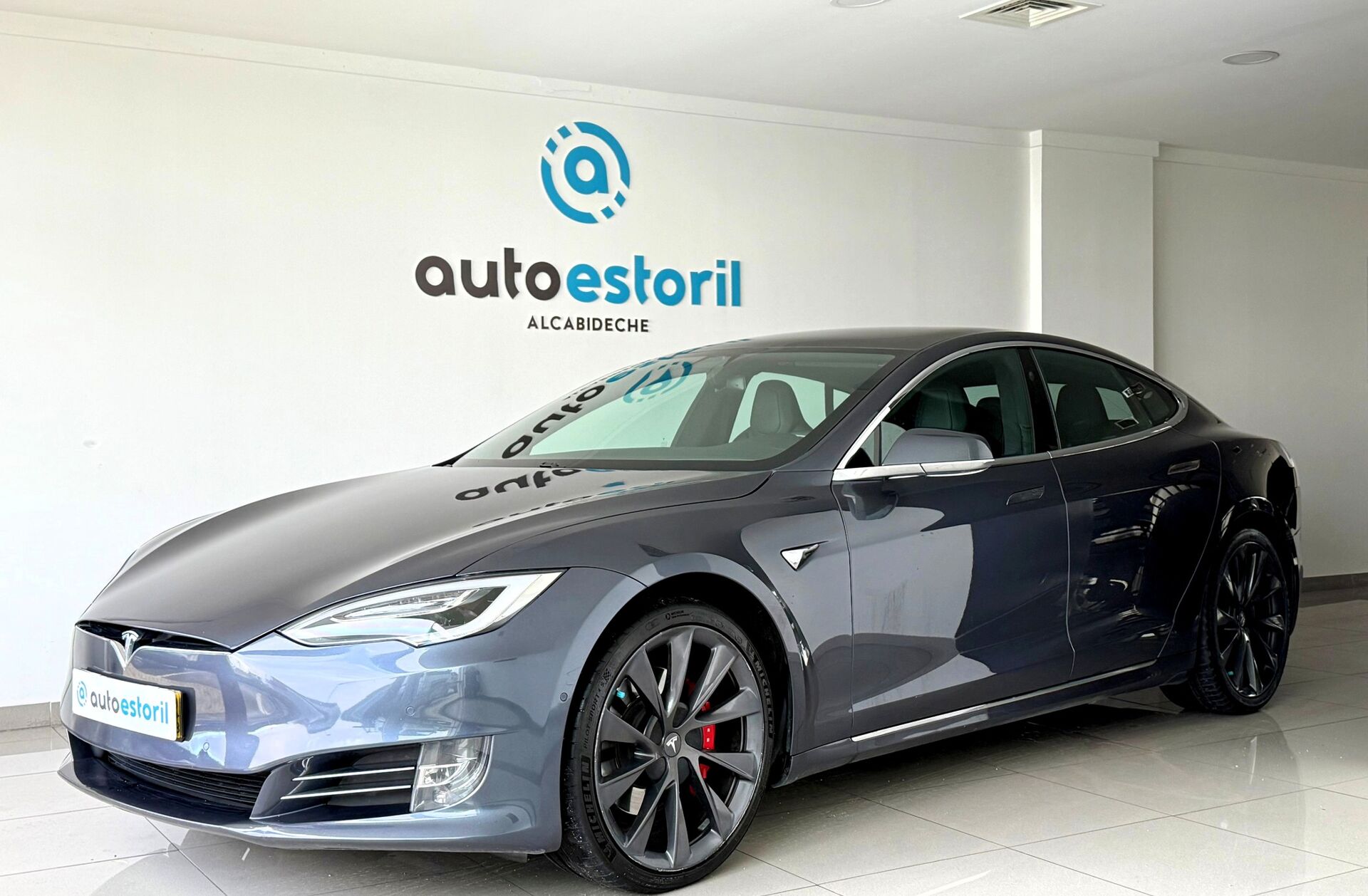 TESLA Model S Performance Ludicrous AWD