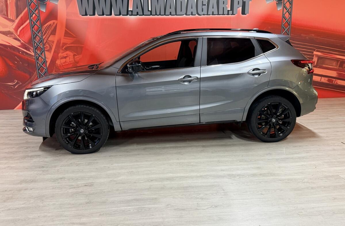 NISSAN Qashqai 1.3 DIG-T N-Connecta J18