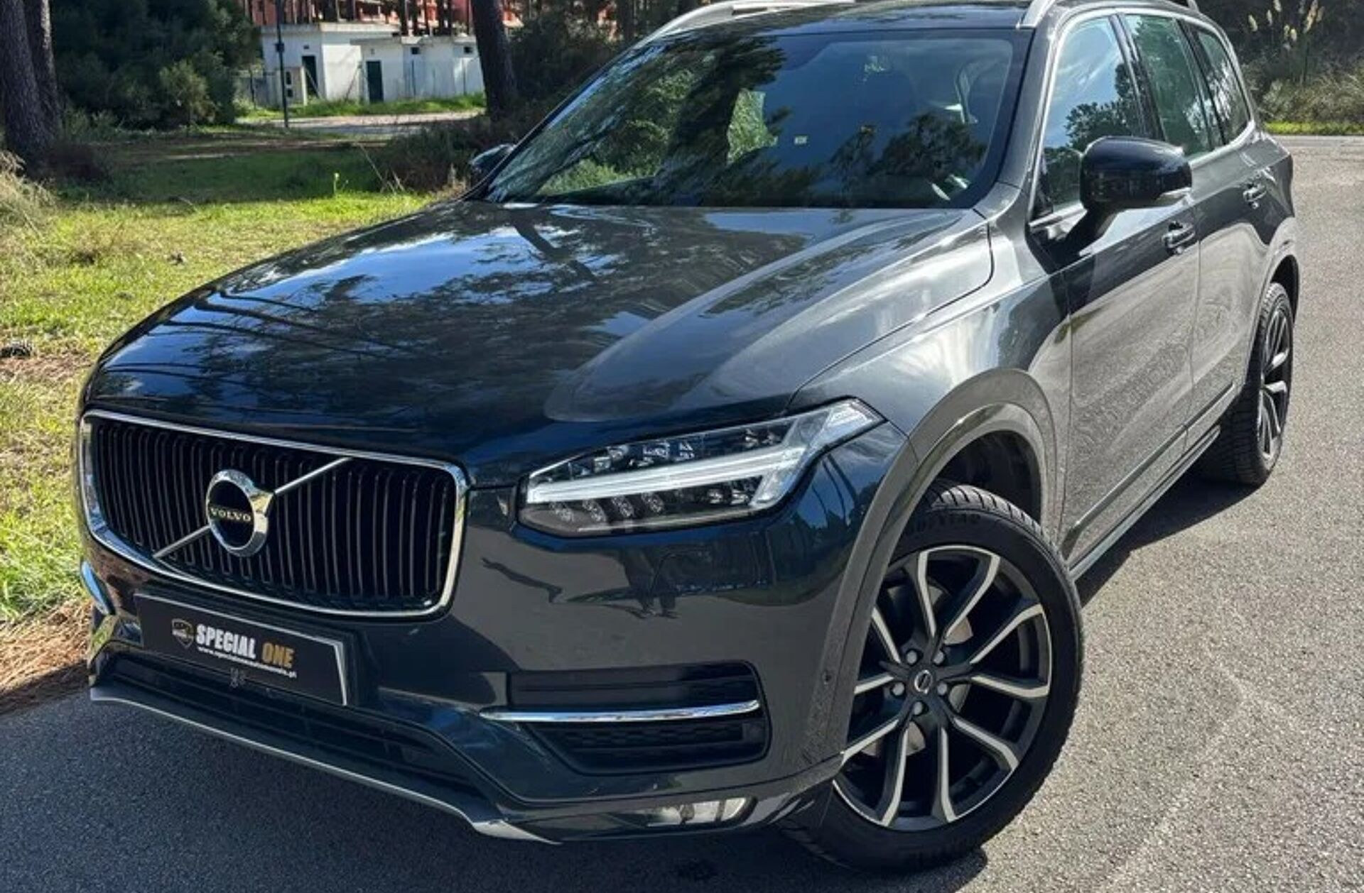 VOLVO XC90 2.0 D4 R-Design