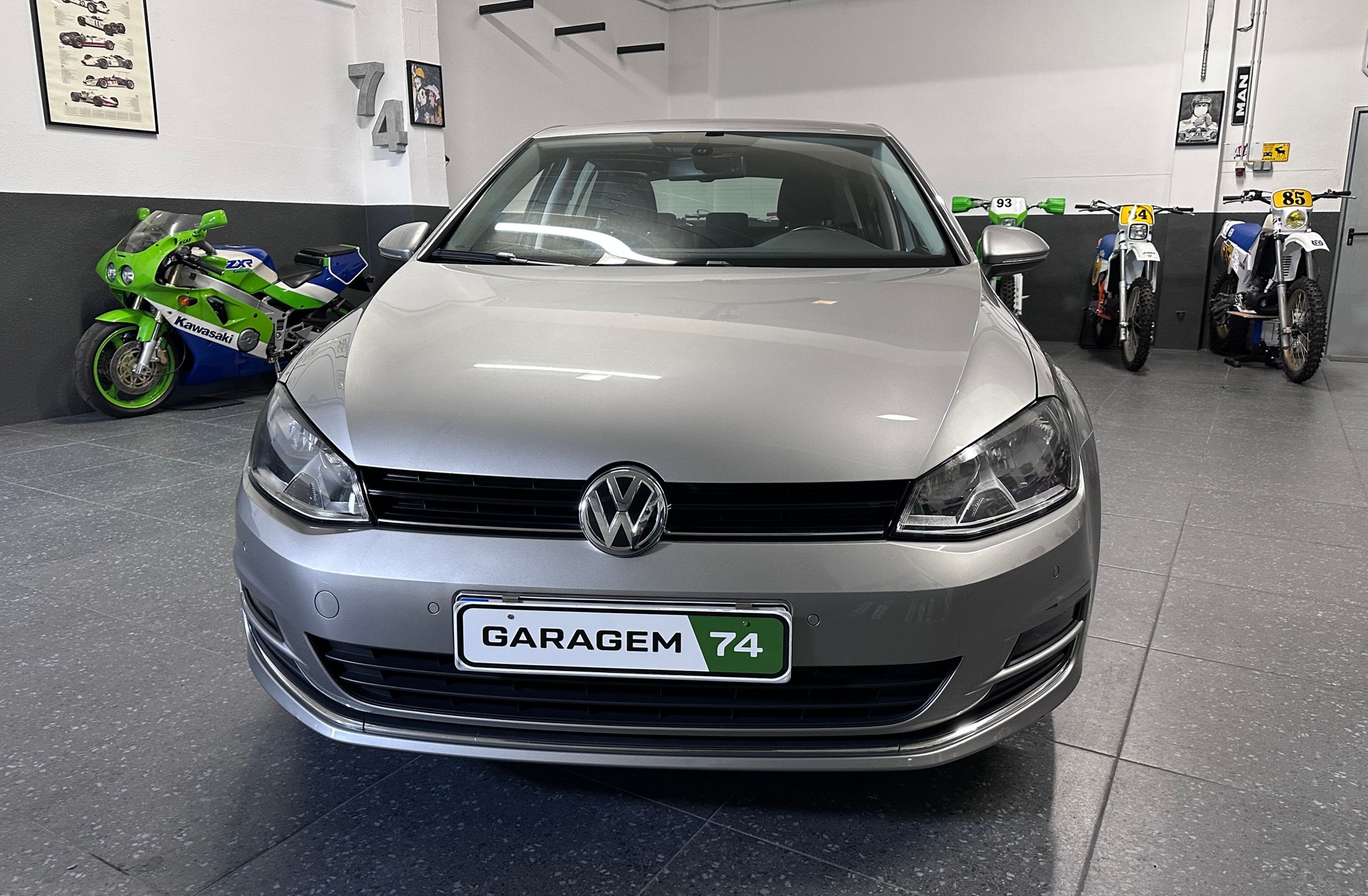 VOLKSWAGEN Golf 1.6 TDi Highline