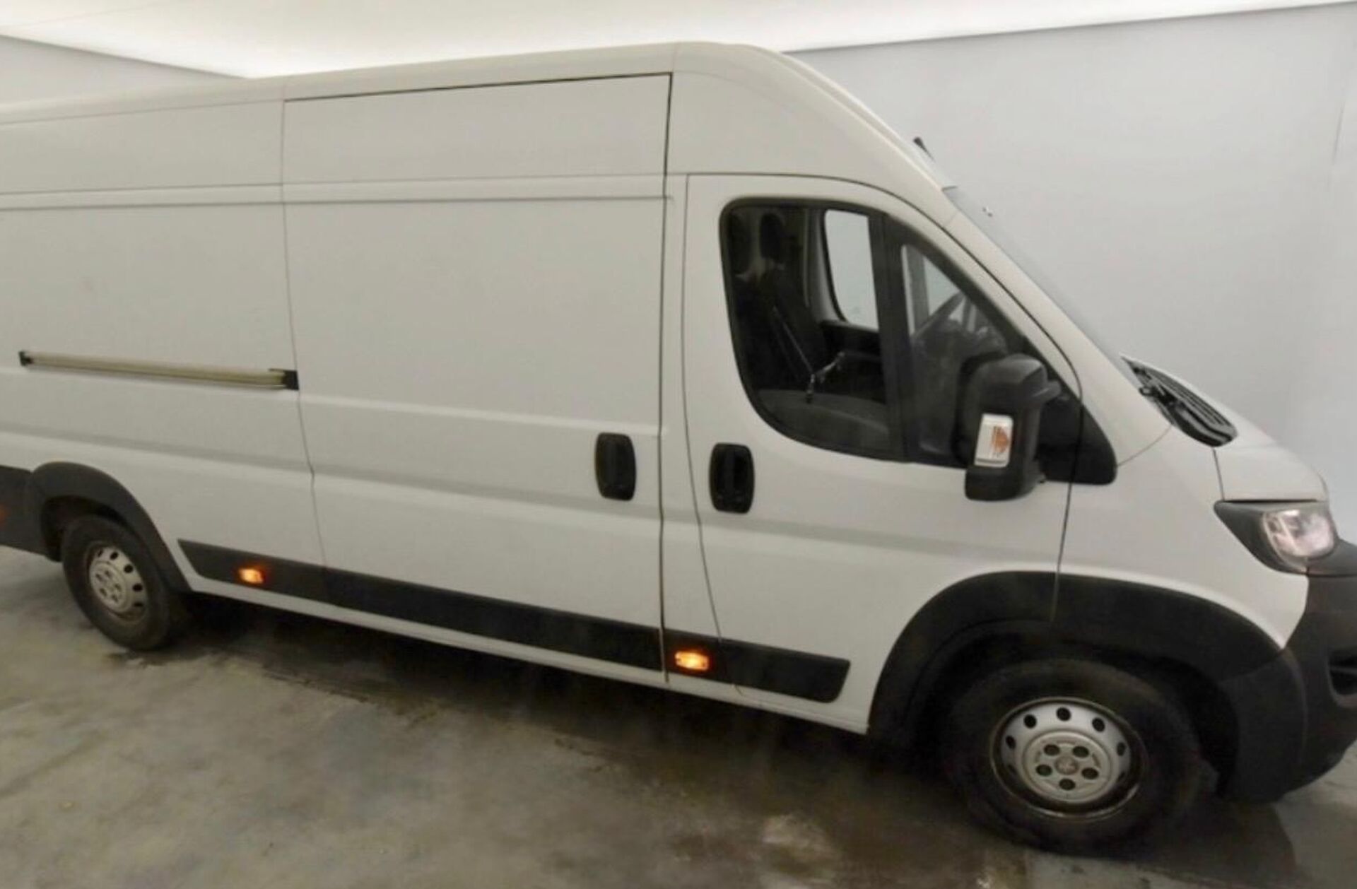 PEUGEOT Boxer 2.2 BlueHDi 435 L4H2 Premium