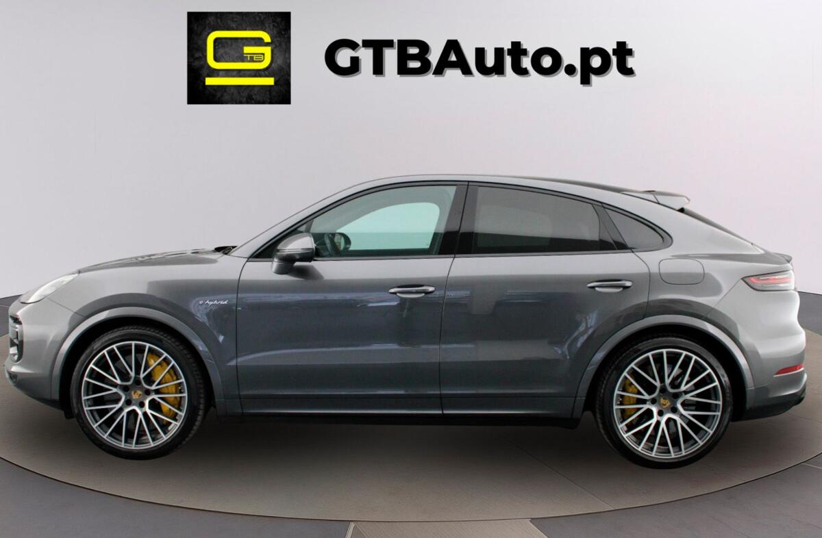 PORSCHE Cayenne Turbo