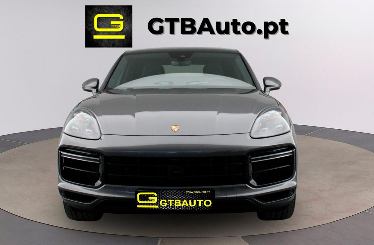 PORSCHE Cayenne Turbo