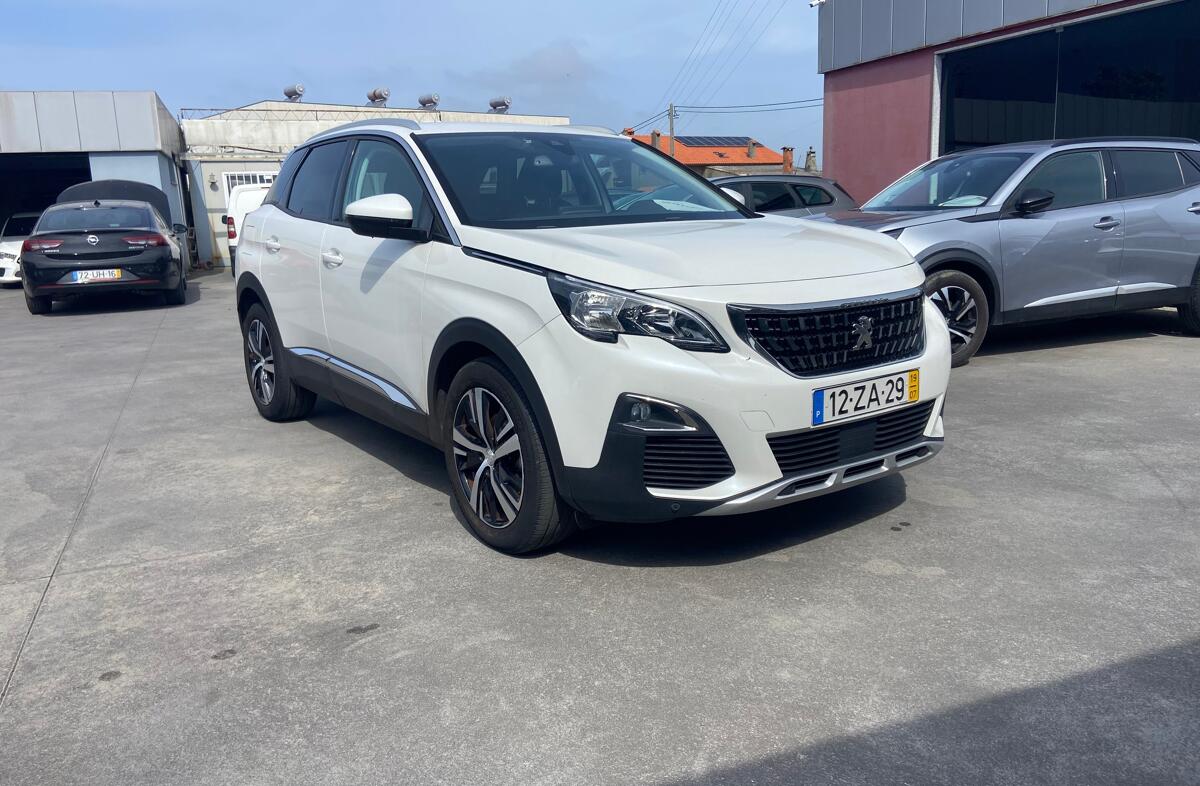 PEUGEOT 3008 1.5 BlueHDi Allure