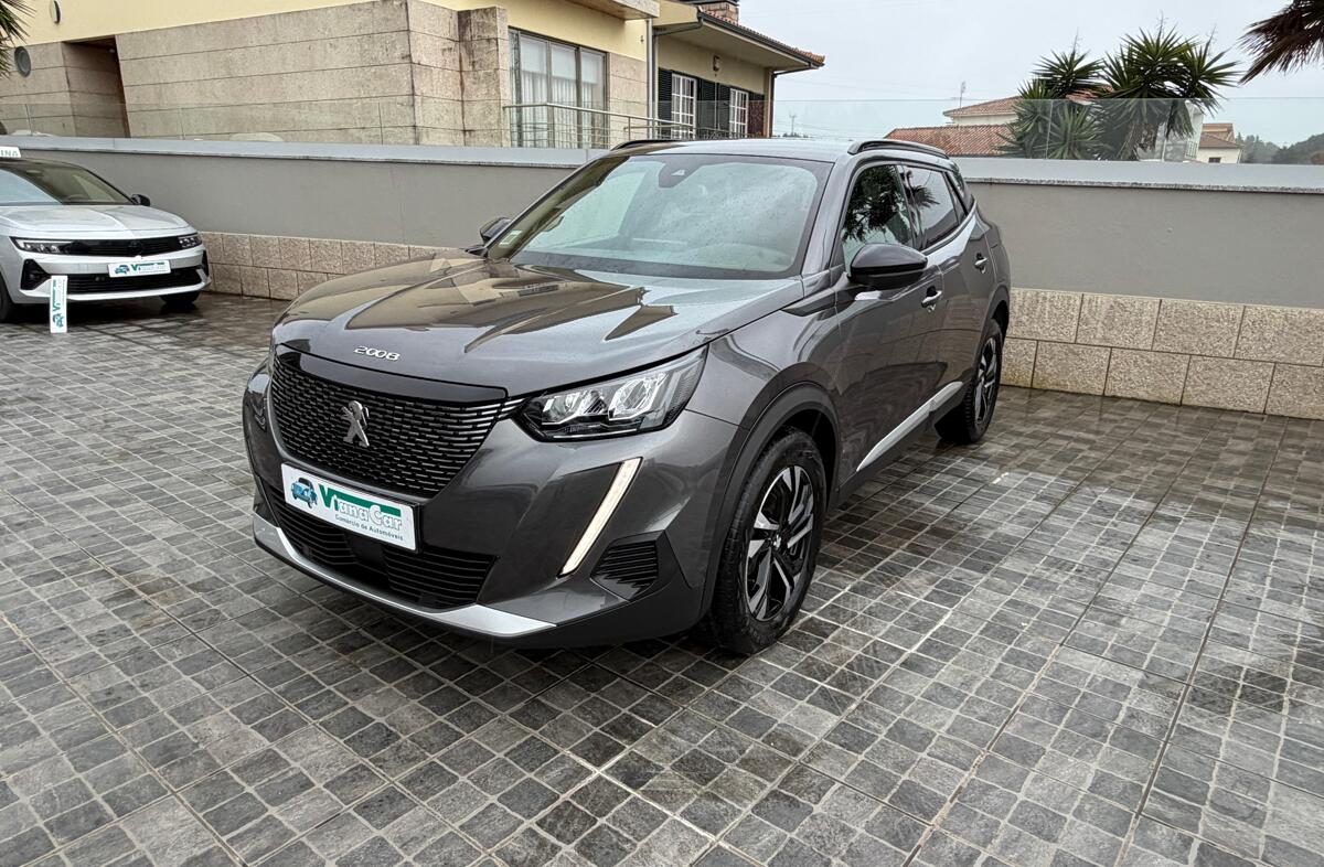 PEUGEOT 2008 1.2 PureTech Allure Pack