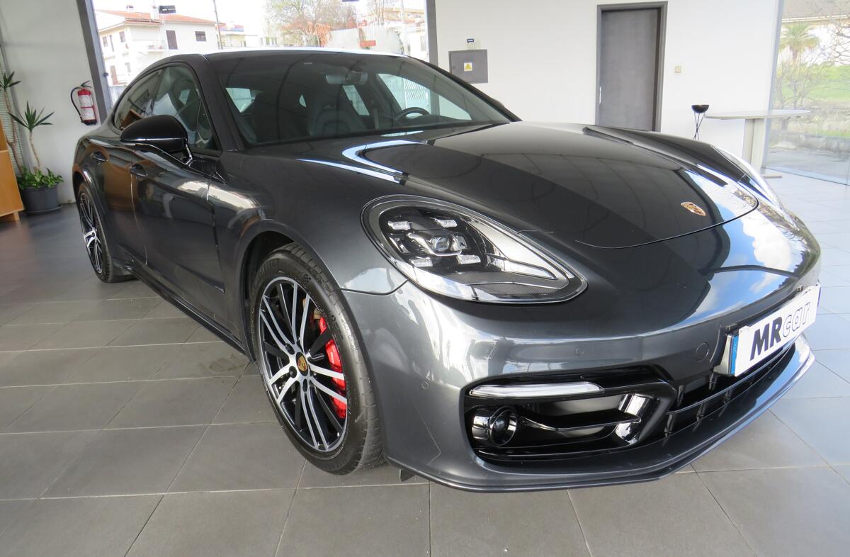 PORSCHE Panamera 4 E-Hybrid