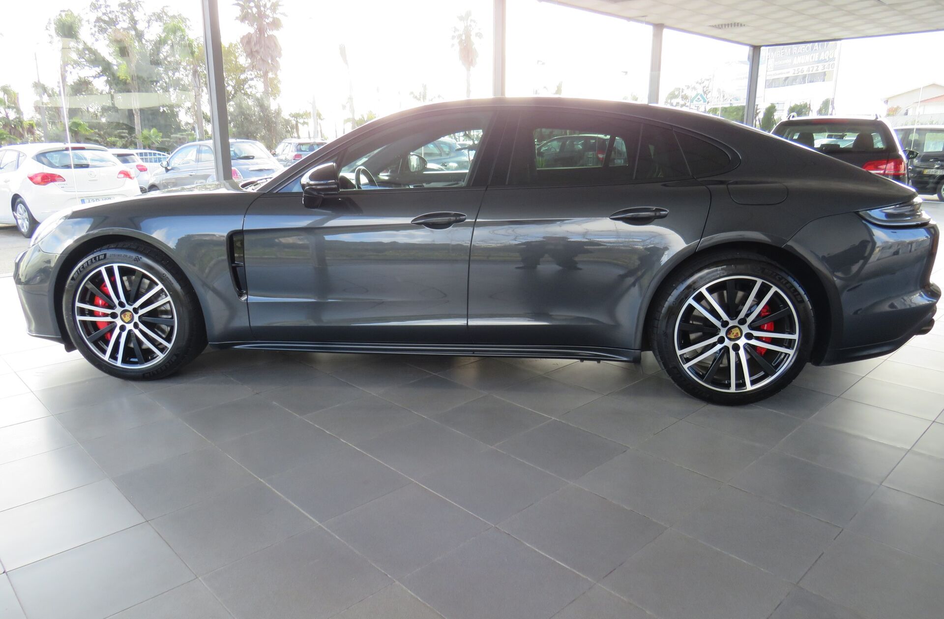 PORSCHE Panamera 4 E-Hybrid