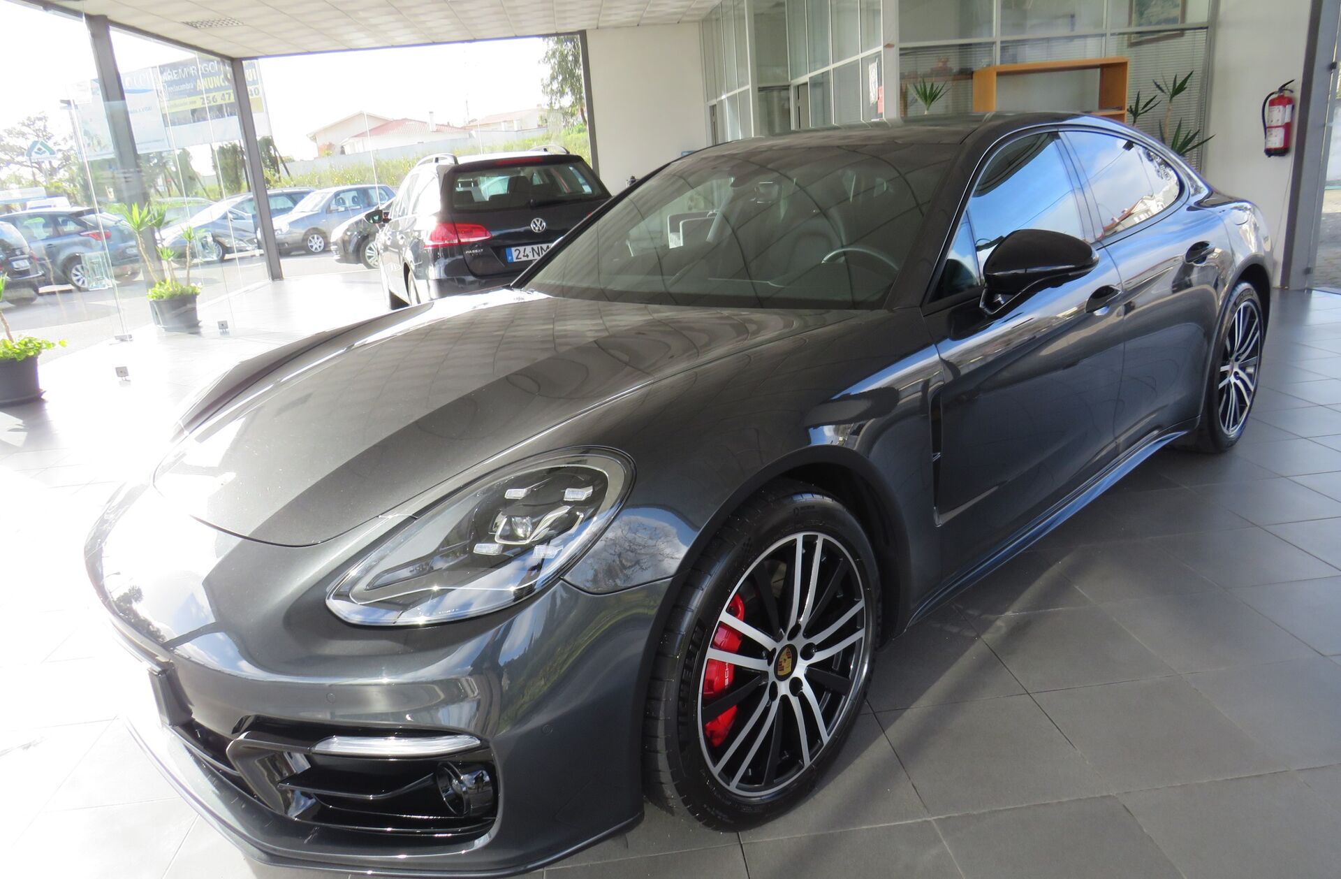 PORSCHE Panamera 4 E-Hybrid