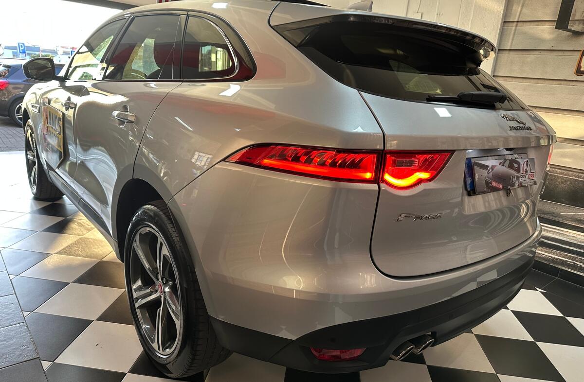 JAGUAR F-Pace 2.0 i4D Portfolio Aut.