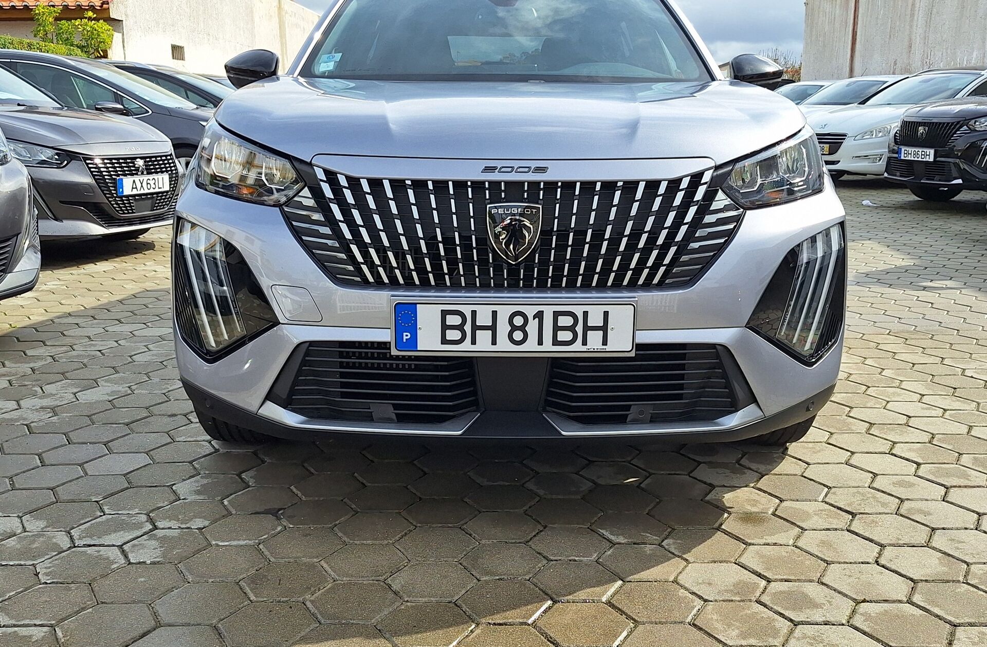 PEUGEOT 2008 1.2 PureTech Allure EAT8