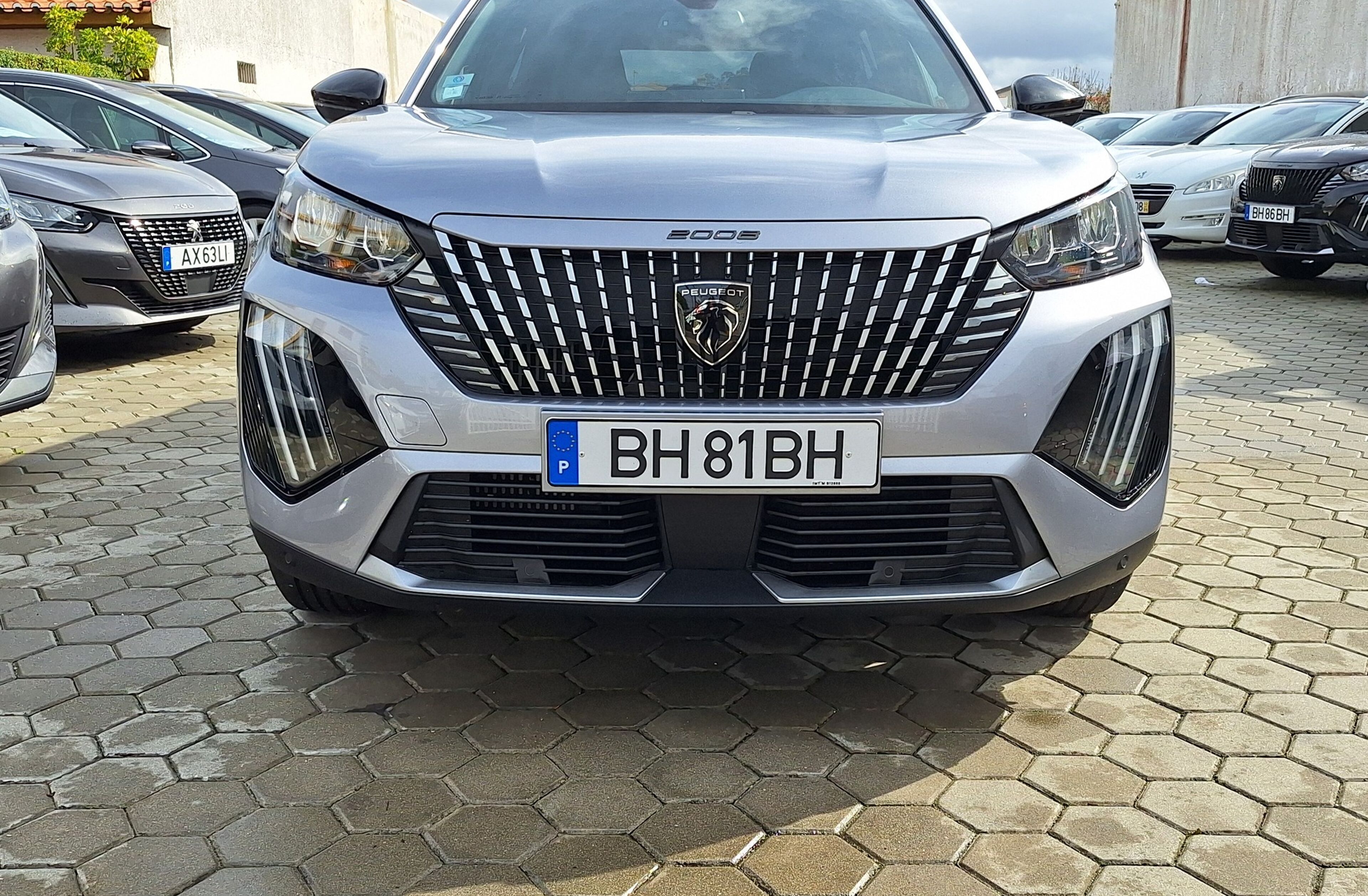PEUGEOT 2008 1.2 PureTech Allure EAT8