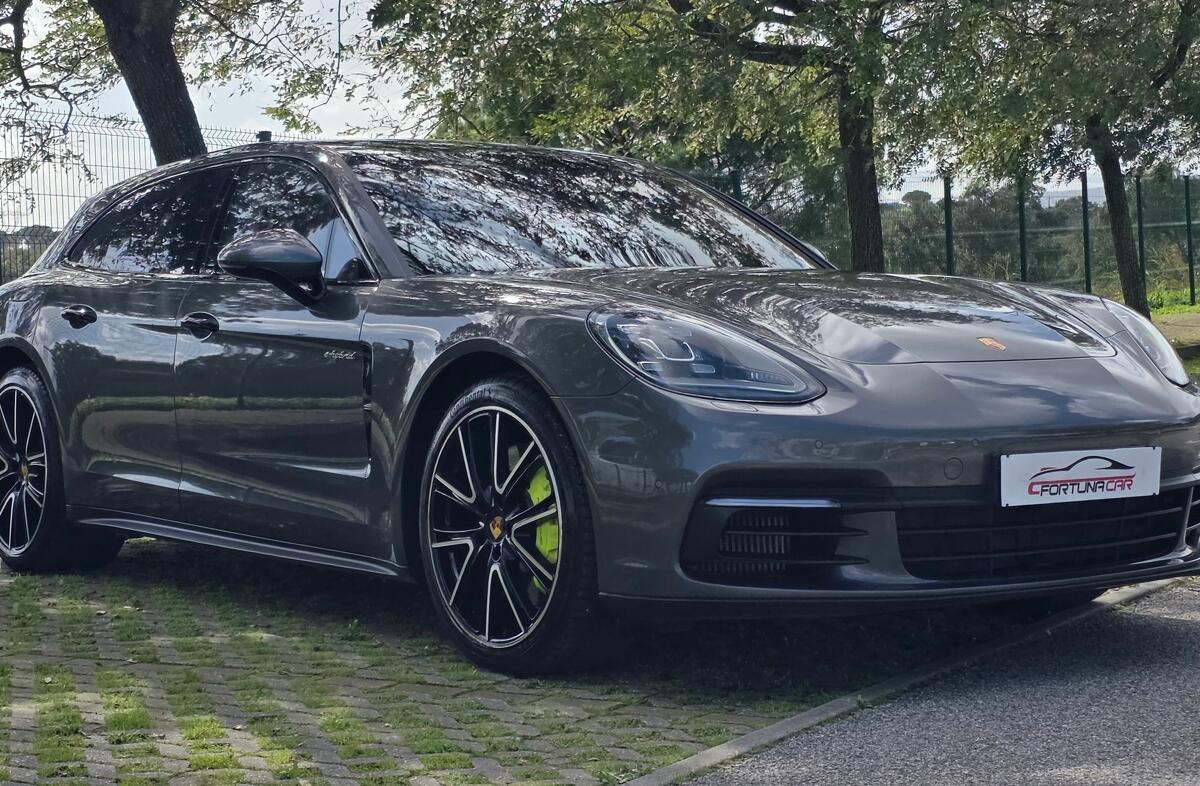 PORSCHE Panamera 4 E-Hybrid