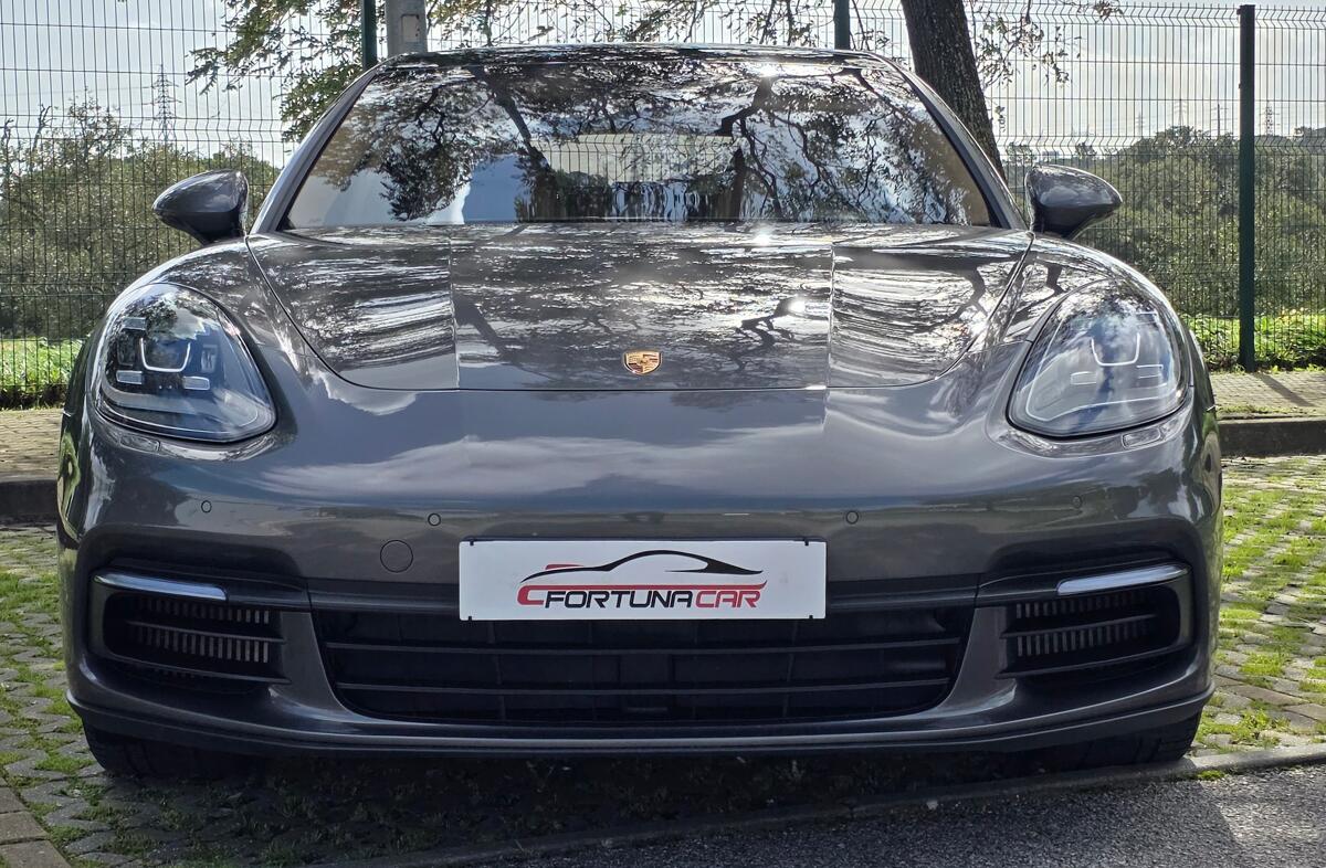 PORSCHE Panamera 4 E-Hybrid