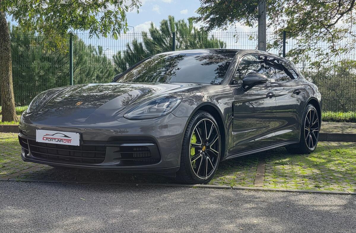 PORSCHE Panamera 4 E-Hybrid