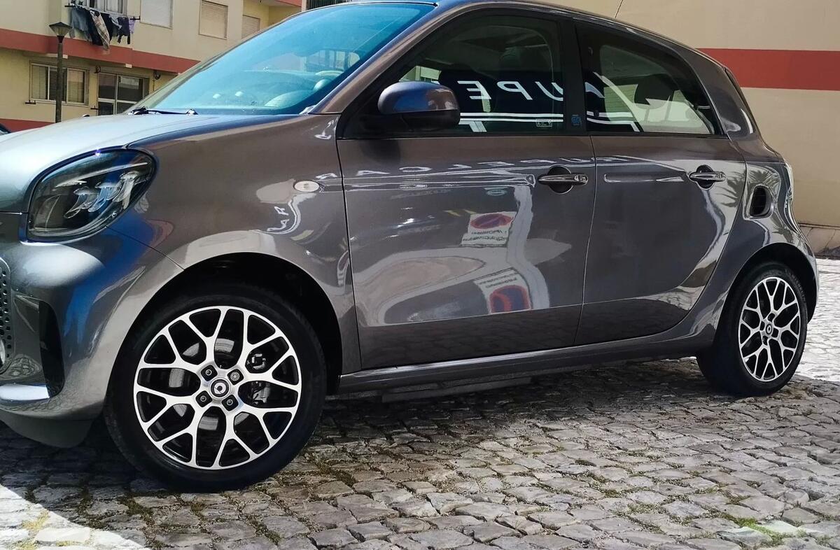 SMART Forfour EQ Pulse