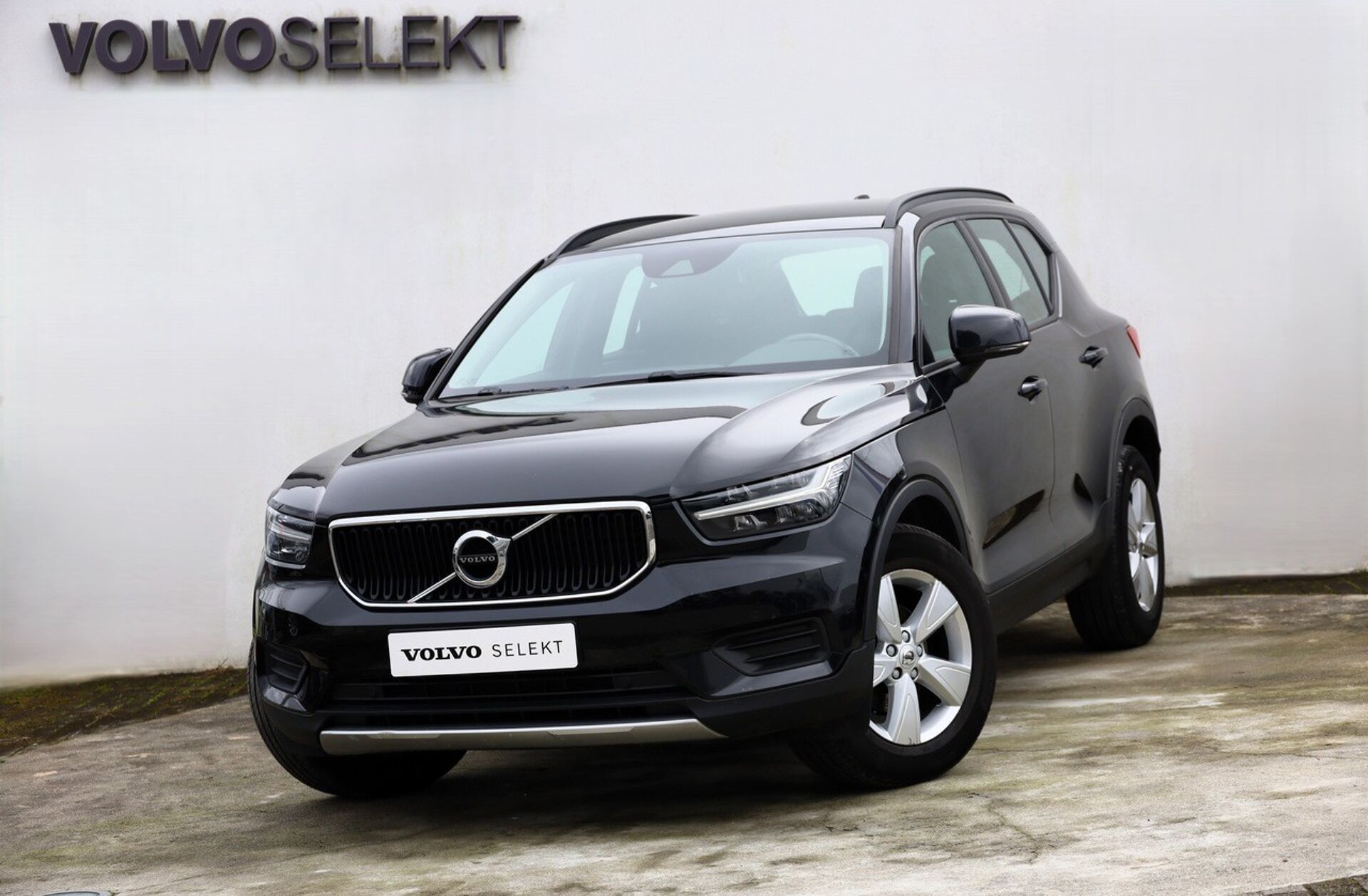 VOLVO XC40 1.5 T2 Momentum Core