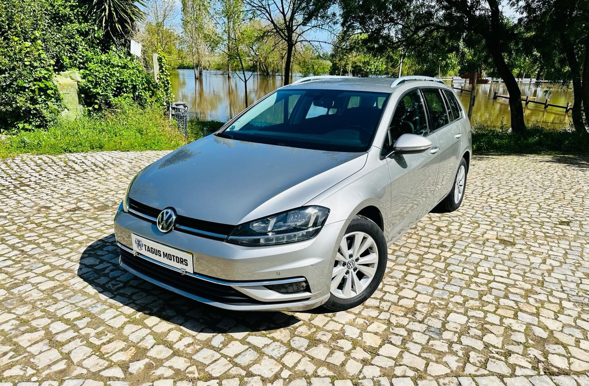 VOLKSWAGEN Golf 1.6 TDI Confortline