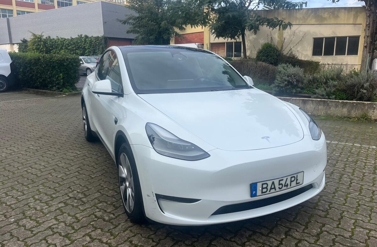 TESLA Model Y Long Range Tração Integral