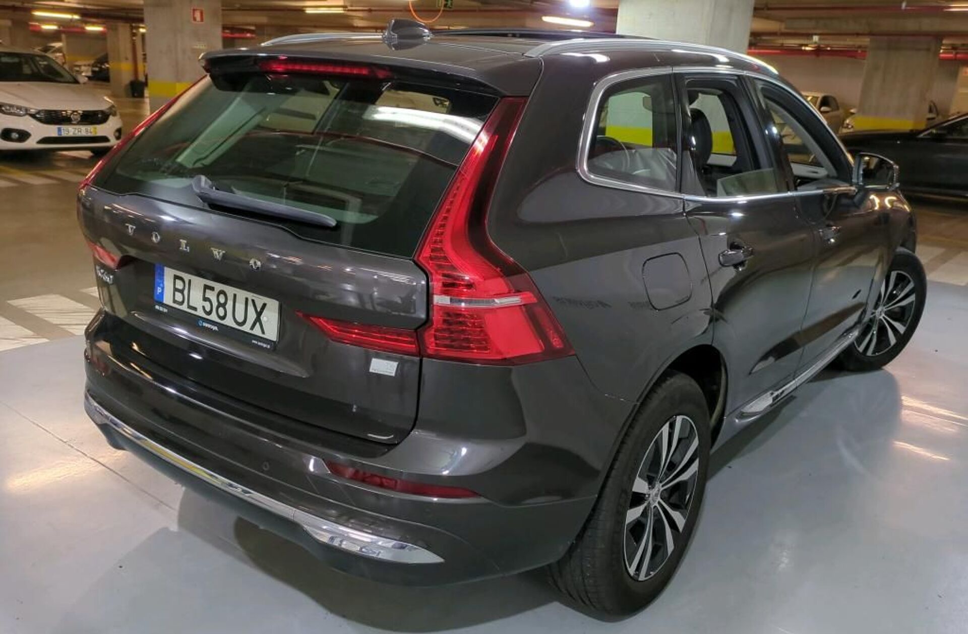 VOLVO XC60 2.0 T6 PHEV Core AWD