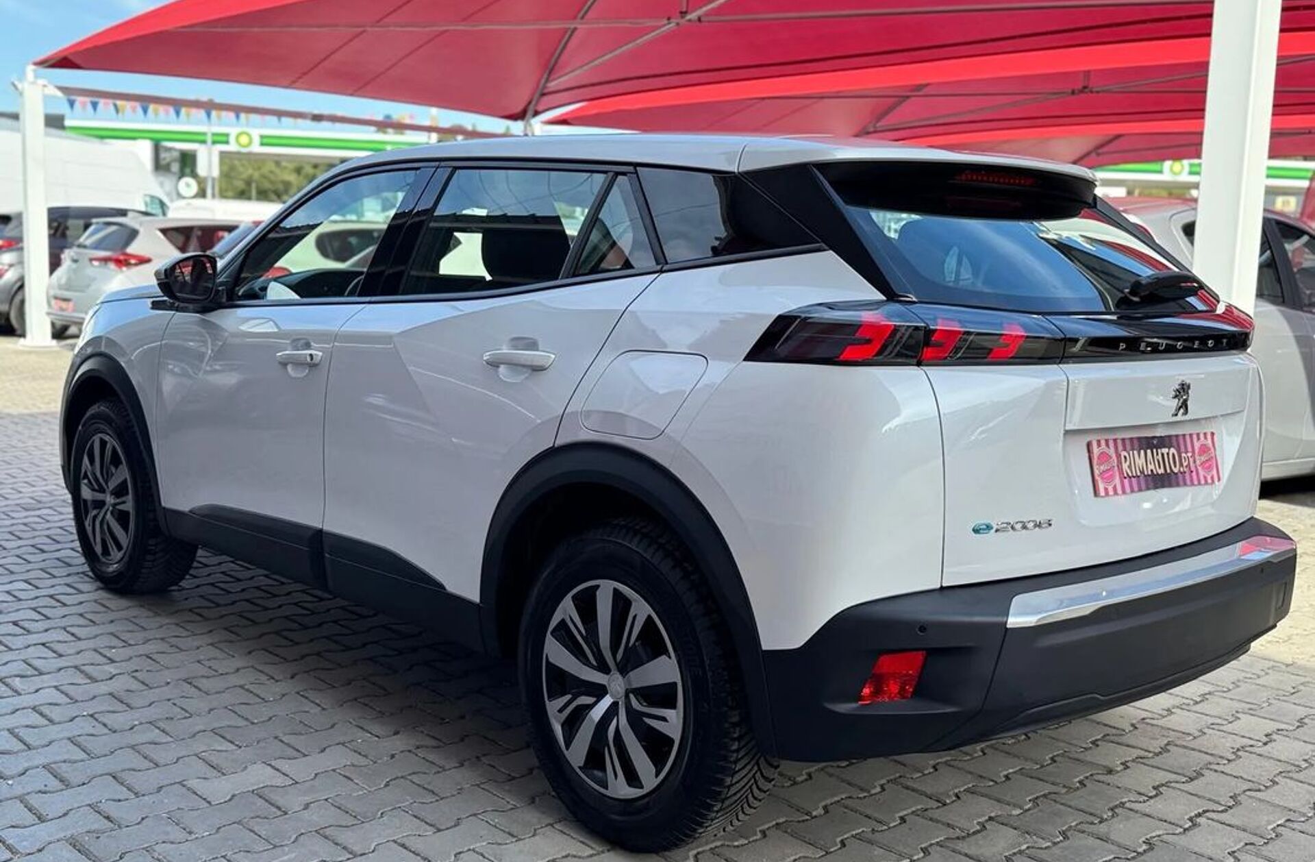 PEUGEOT 2008 e- 50 kWh GT