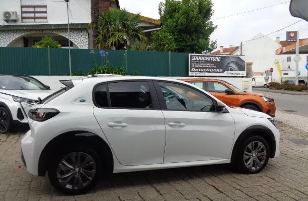 PEUGEOT 208 e- 50 kWh Active Pack