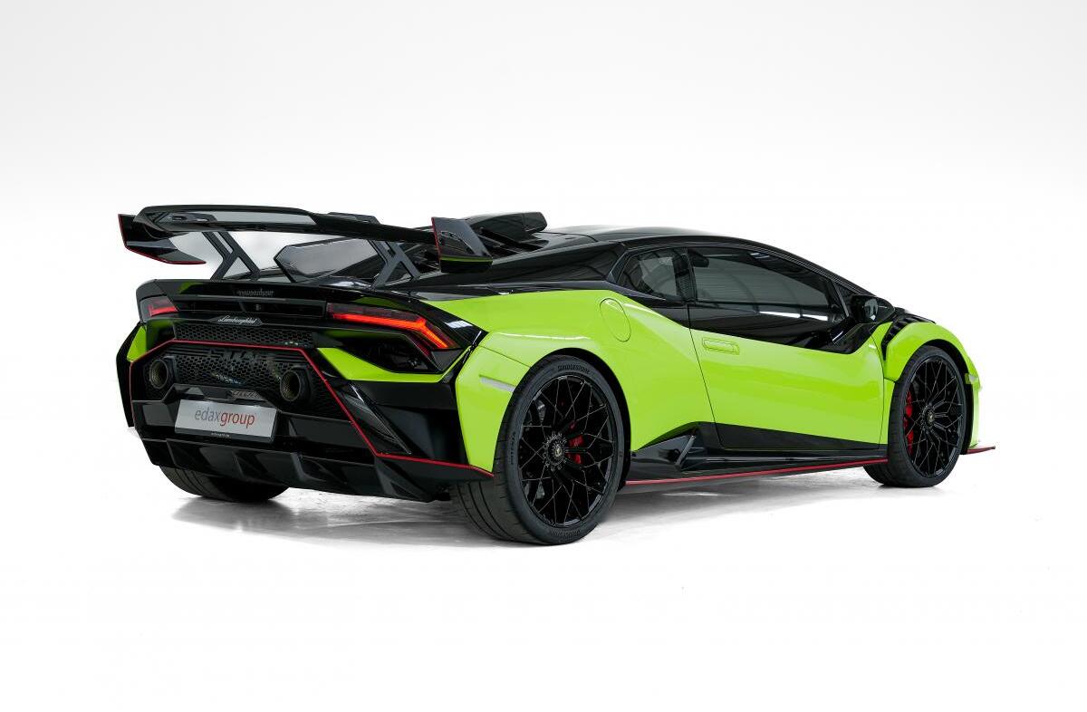 LAMBORGHINI Huracán STO