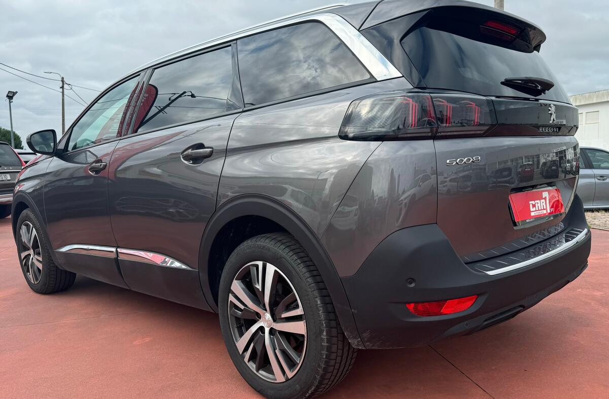 PEUGEOT 5008 1.5 BlueHDi Allure Pack