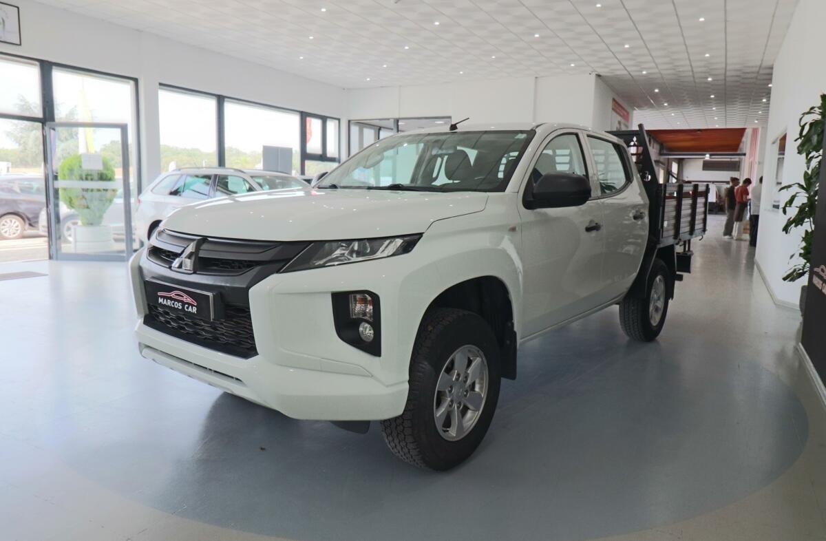 MITSUBISHI L 200 2.3 DI-D CD Invite 4WD