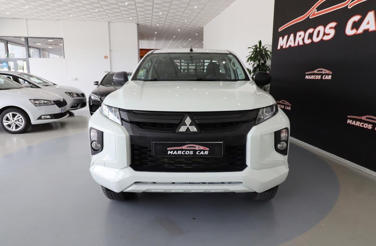 MITSUBISHI L 200 2.3 DI-D CD Invite 4WD