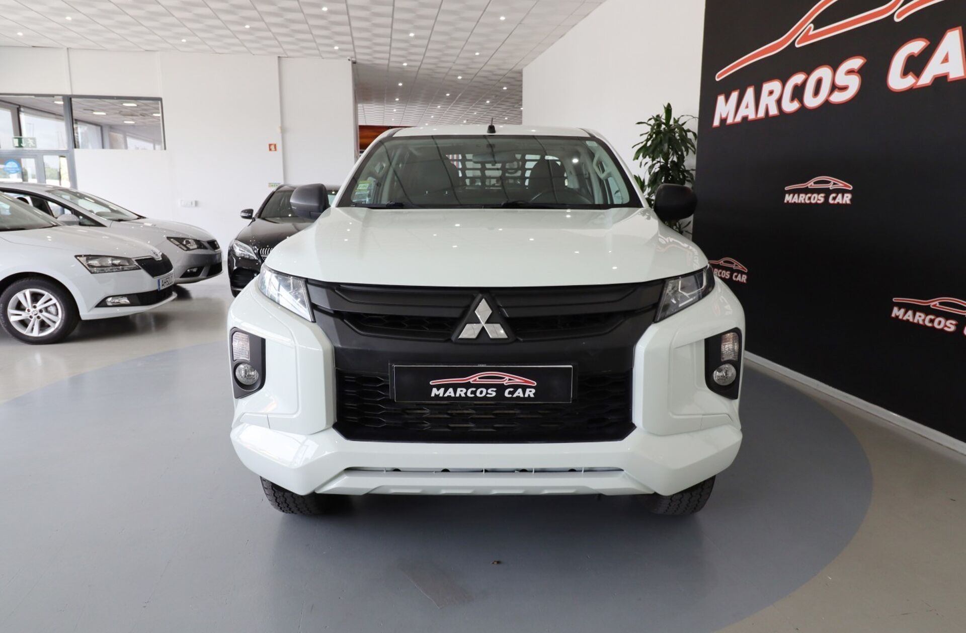 MITSUBISHI L 200 2.3 DI-D CD Invite 4WD