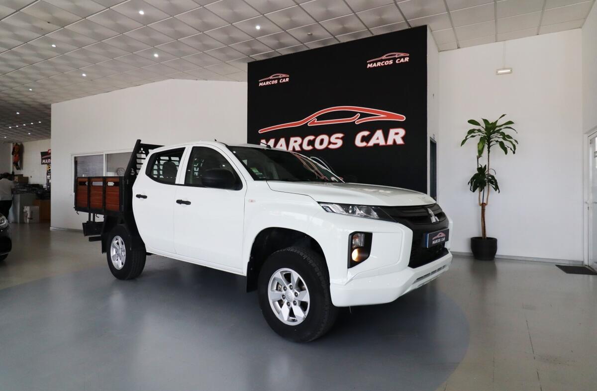 MITSUBISHI L 200 2.3 DI-D CD Invite 4WD