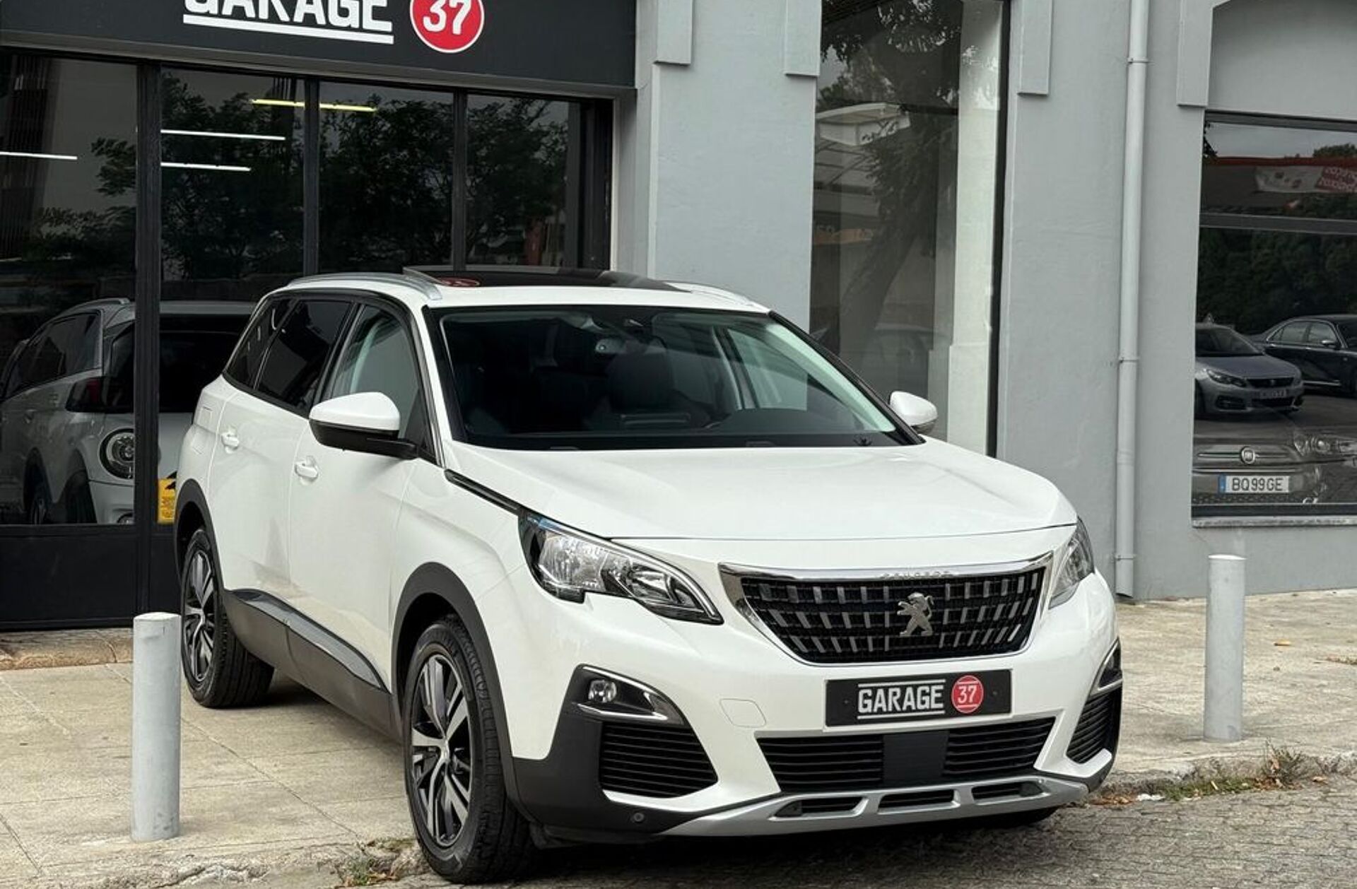 PEUGEOT 5008 1.5 BlueHDi Allure EAT8