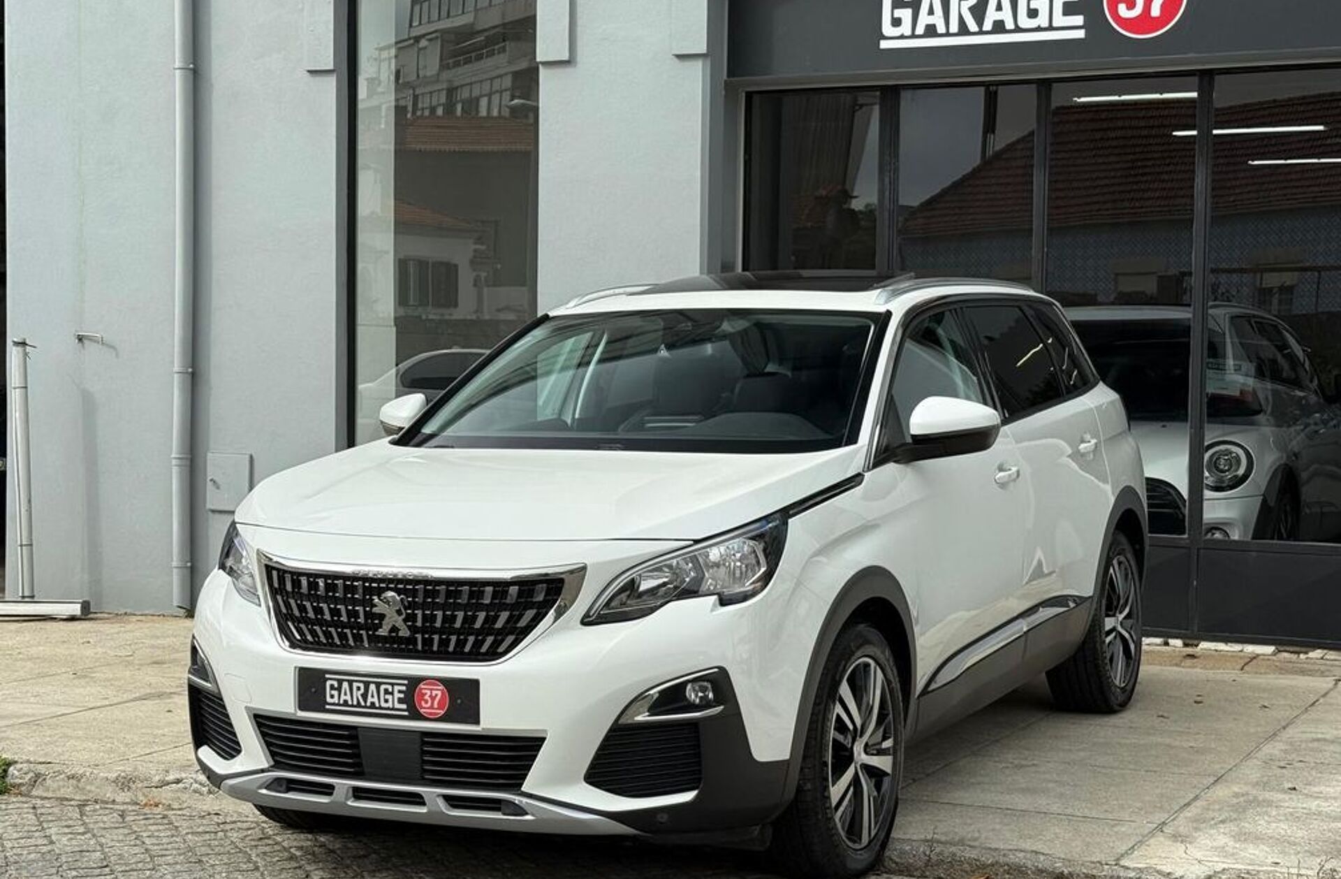 PEUGEOT 5008 1.5 BlueHDi Allure EAT8