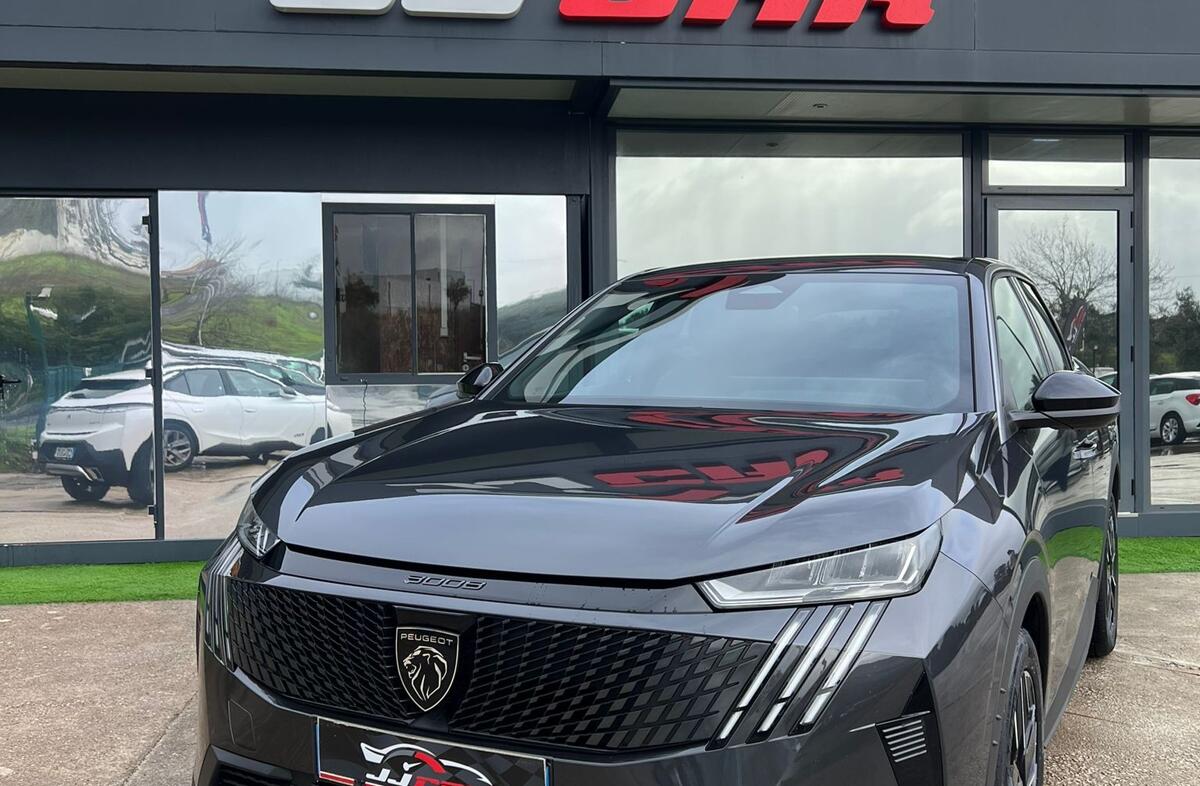 PEUGEOT 3008 1.2 Hybrid Allure e-DCS6