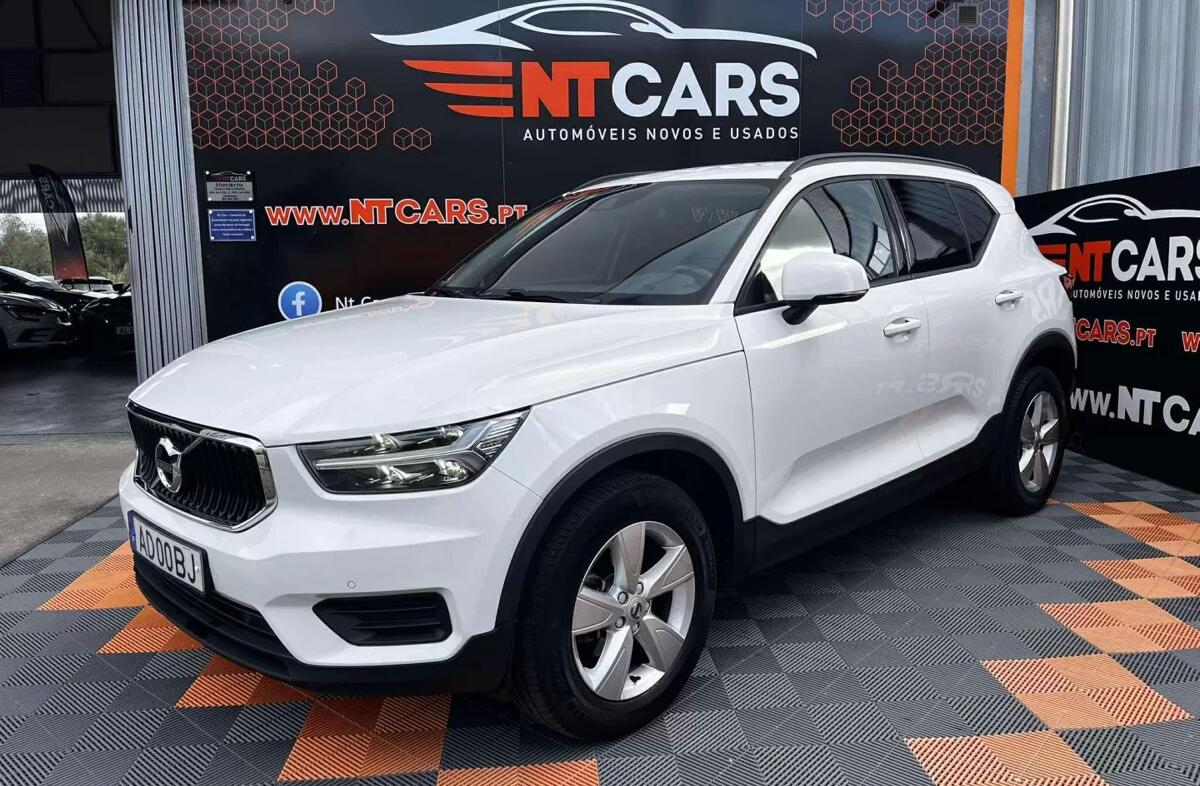 VOLVO XC40 2.0 D3 Momentum Core