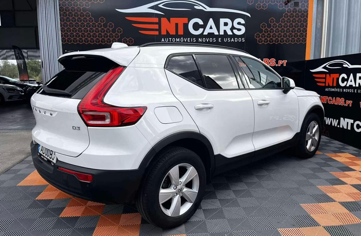 VOLVO XC40 2.0 D3 Momentum Core