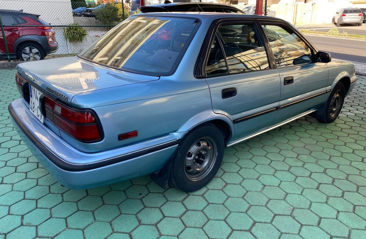 TOYOTA Corolla 1.3
