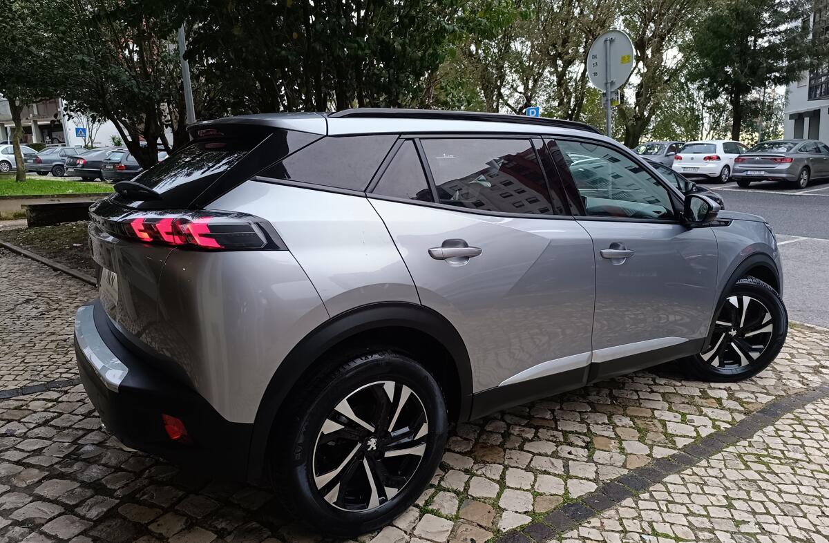 PEUGEOT 2008 1.2 PureTech Allure EAT8