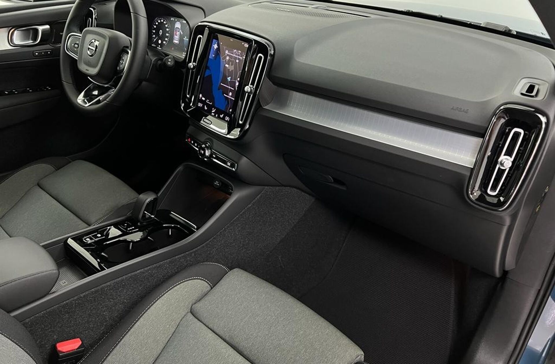 VOLVO XC40 1.5 T4 PHEV Plus Dark