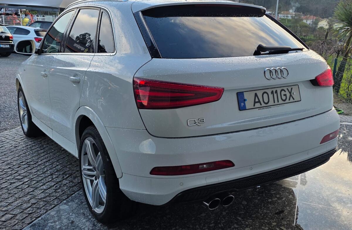 AUDI Q3 2.0 TDi quattro S-line S-tronic