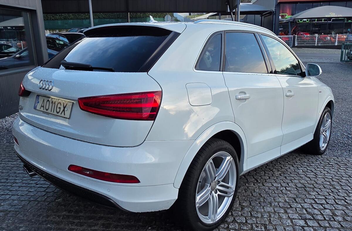 AUDI Q3 2.0 TDi quattro S-line S-tronic