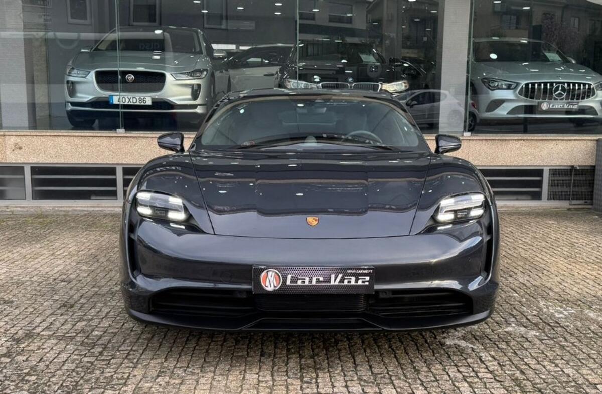 PORSCHE Taycan Taycan