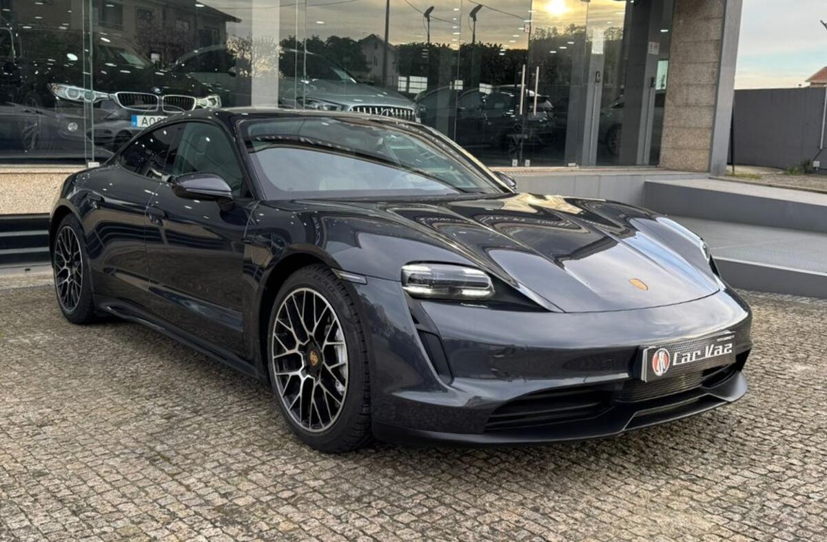 PORSCHE Taycan Taycan