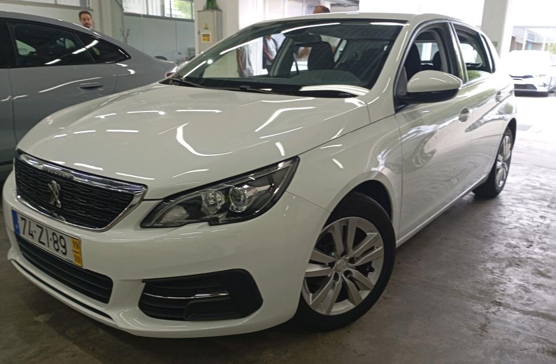 PEUGEOT 308 1.5 BlueHDi Business Line